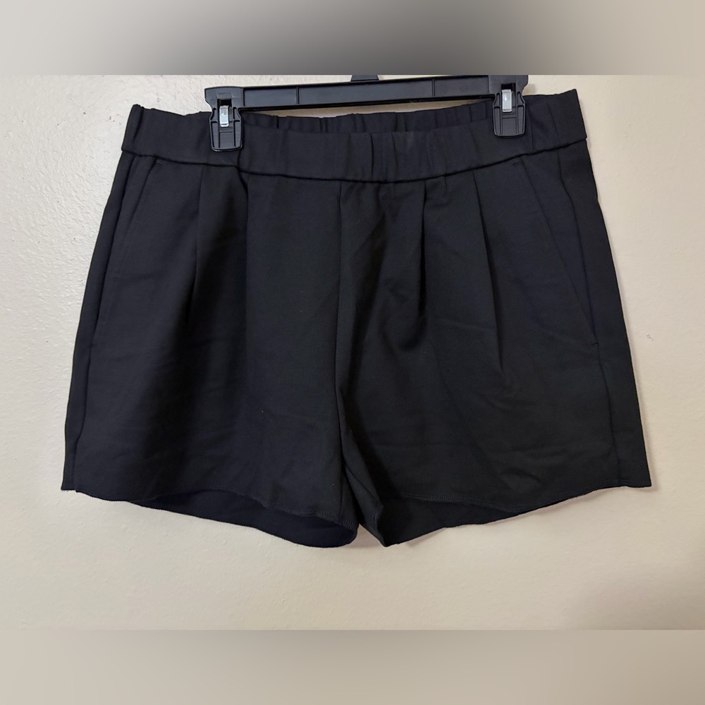 Eileen Fisher Black Pleated Pull-On Shorts